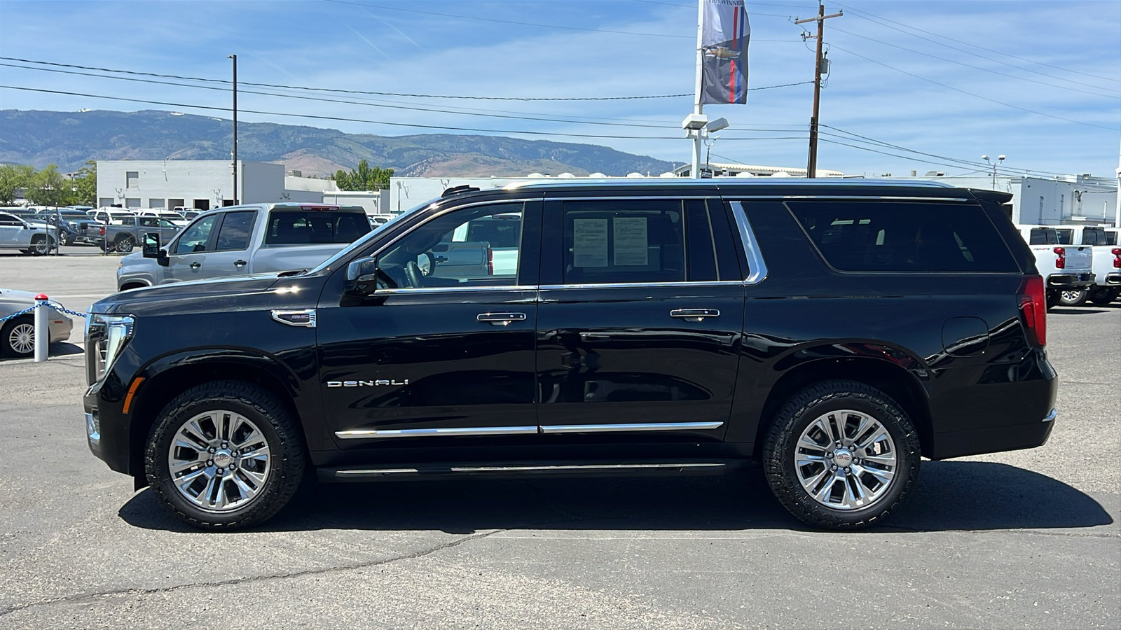 Certified 2025 GMC Yukon XL Denali AWD/4WD image 8