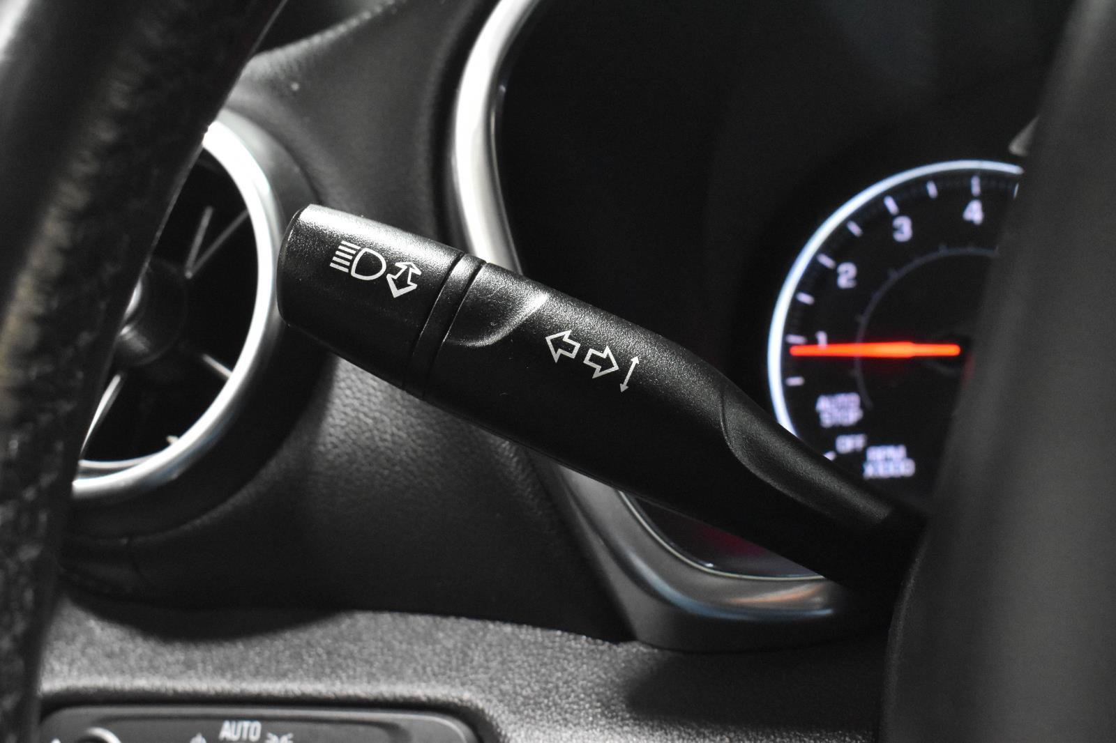 Used 2020 Chevrolet Blazer LT FWD image 13