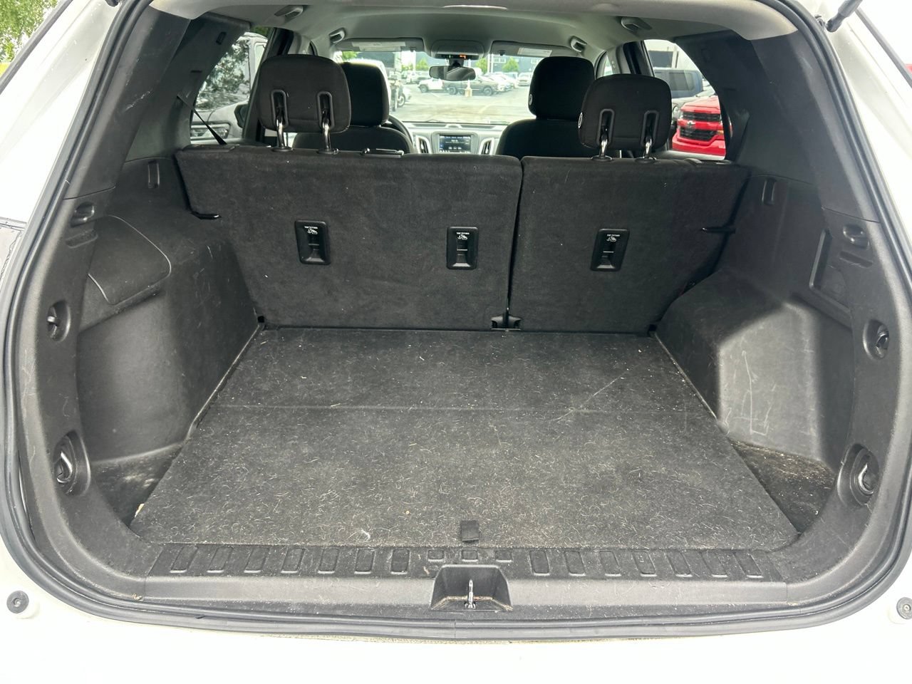 Used 2019 Chevrolet Equinox LT w/ LPO, Blackout Package FWD image 13