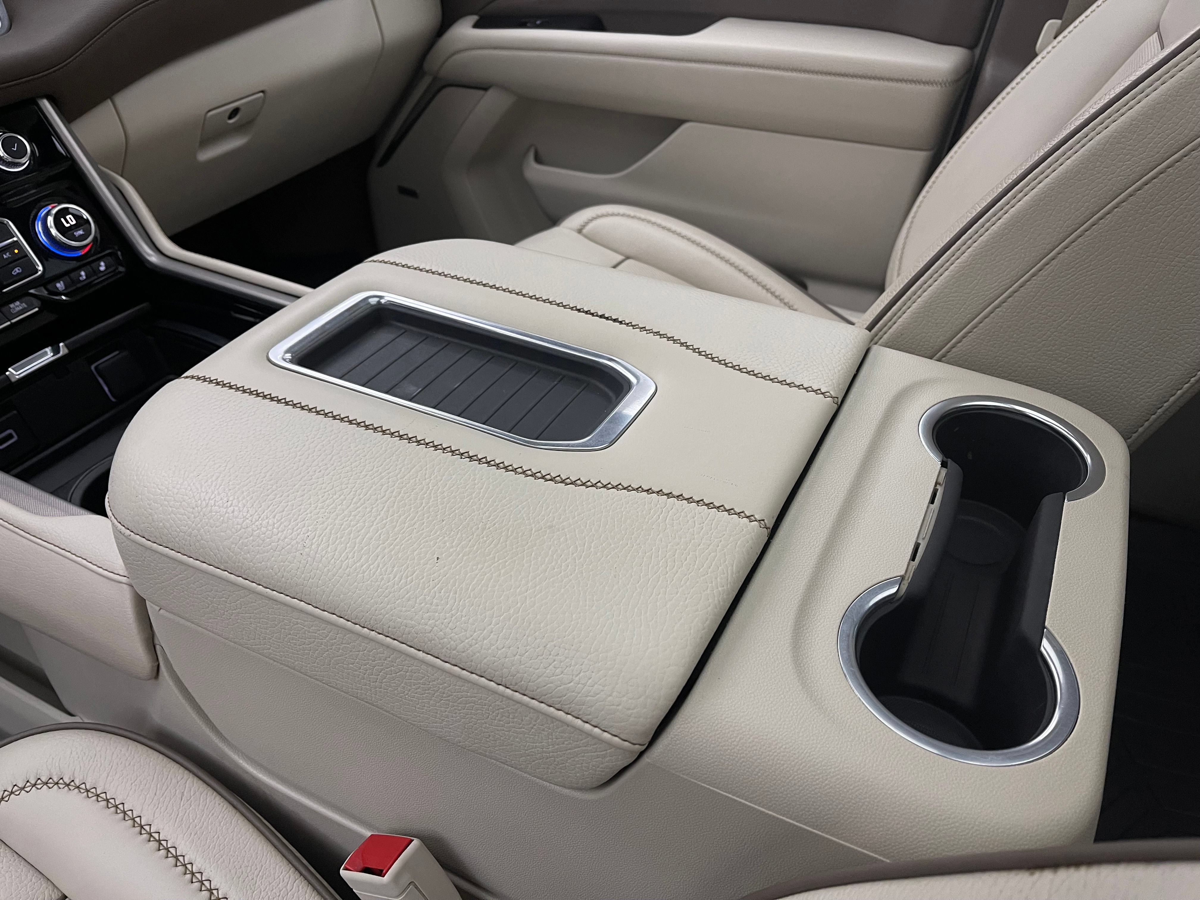 Used 2024 GMC Yukon Denali AWD/4WD image 38