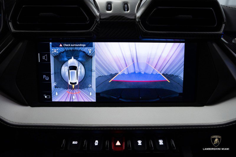 Used 2025 Lamborghini Urus SE image 57