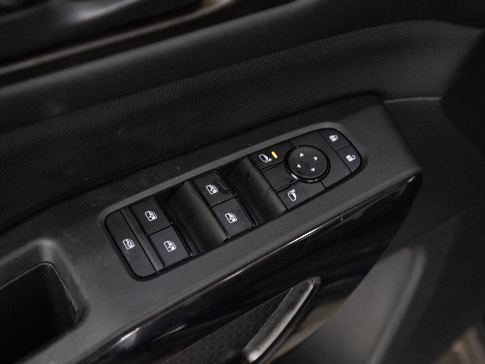 Used 2024 Nissan Pathfinder SV AWD/4WD image 24