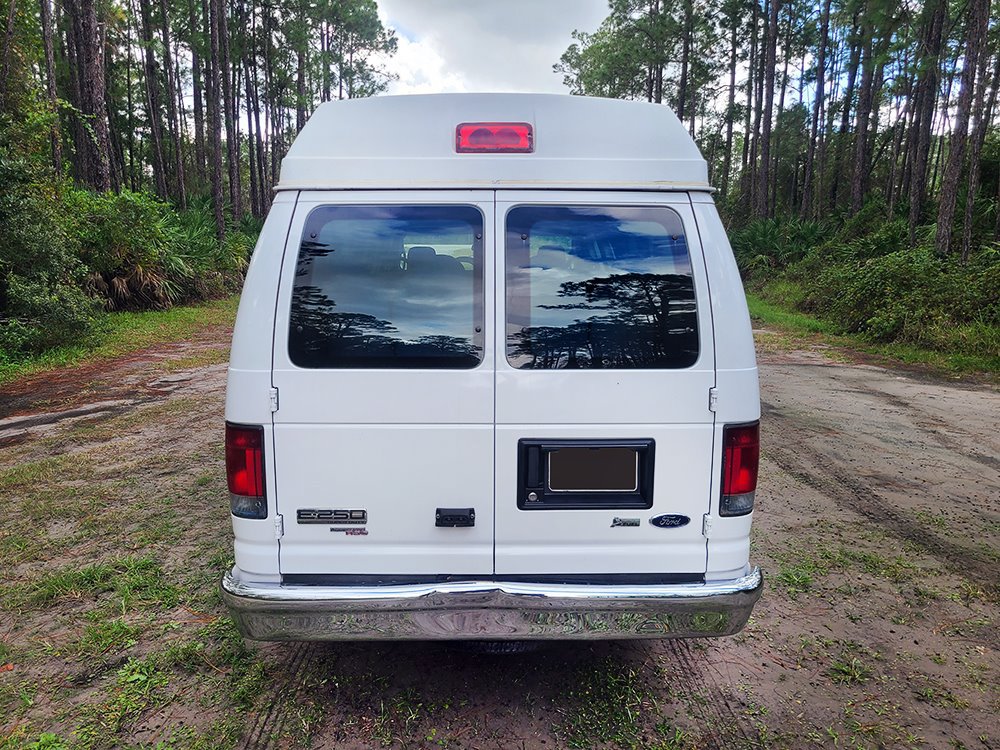 Used 2009 Ford E-250 and Econoline 250 Extended RWD image 5