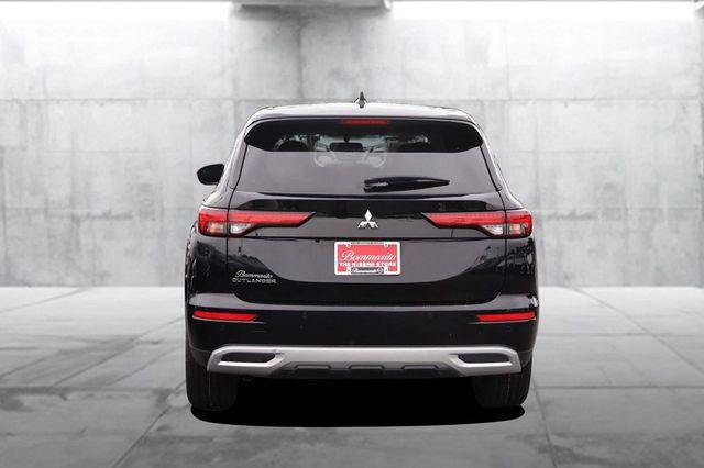 Used 2024 Mitsubishi Outlander SE Black Edition FWD image 6