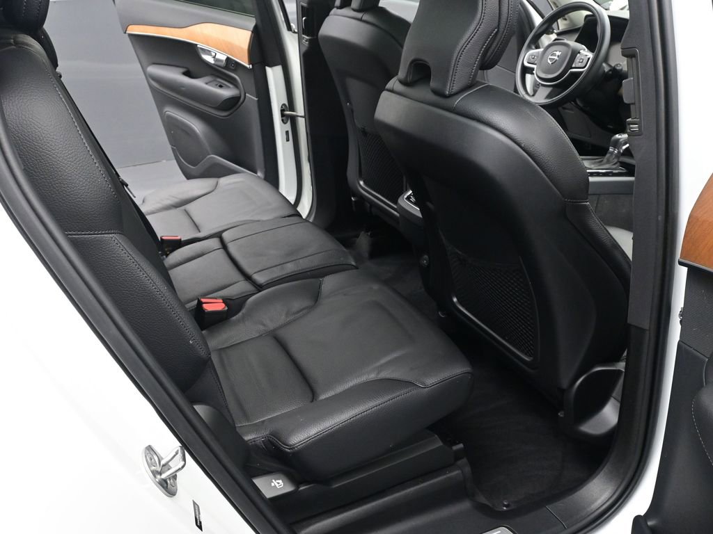 Used 2022 Volvo XC90 T6 Momentum w/ Climate Package image 17