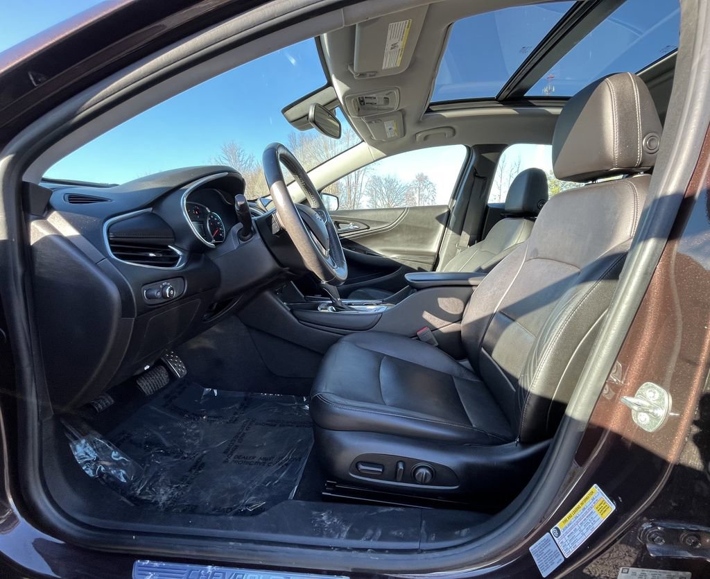 Used 2016 Chevrolet Malibu Premier w/ Driver Confidence Package FWD image 10