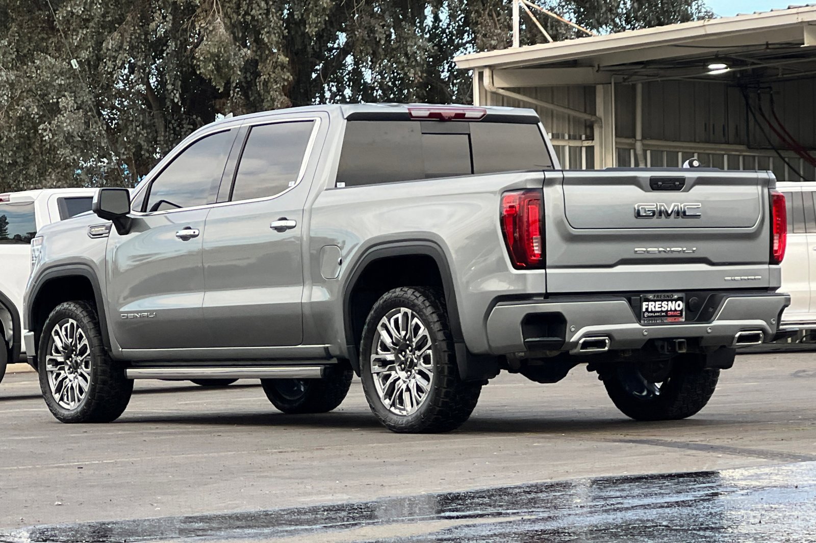 Used 2024 GMC Sierra 1500 Denali Ultimate image 6