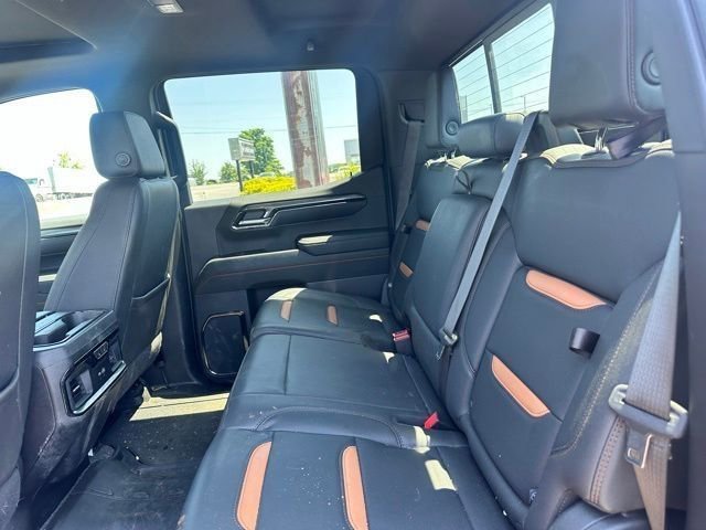 Used 2023 GMC Sierra 1500 AT4 w/ AT4 Premium Package AWD/4WD image 7