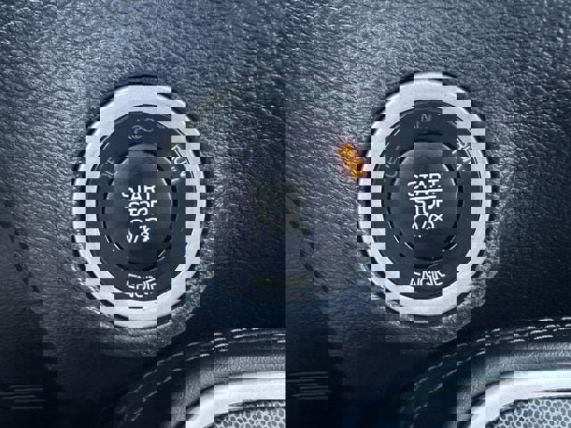 Used 2015 Dodge Challenger SXT Plus image 19