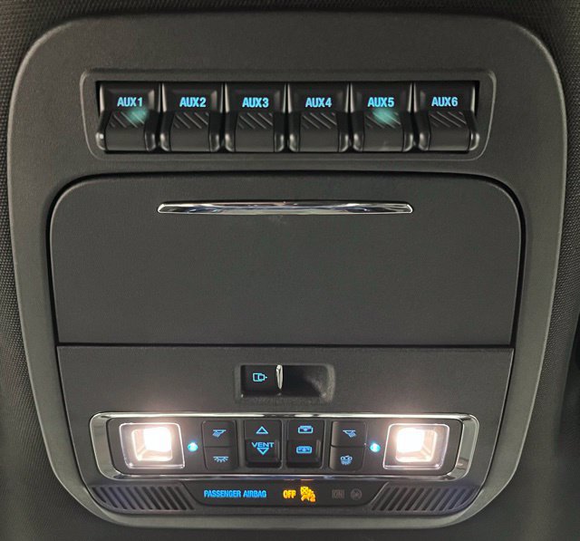 Used 2024 Ford F350 Platinum w/ Tremor Off-Road Package AWD/4WD image 41