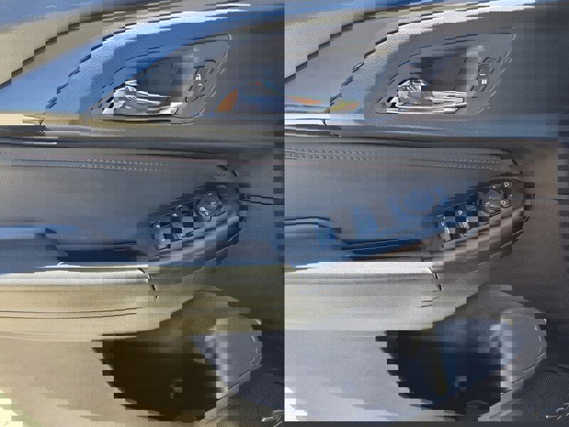 Used 2021 Chevrolet TrailBlazer RS w/ Technology Package FWD image 28