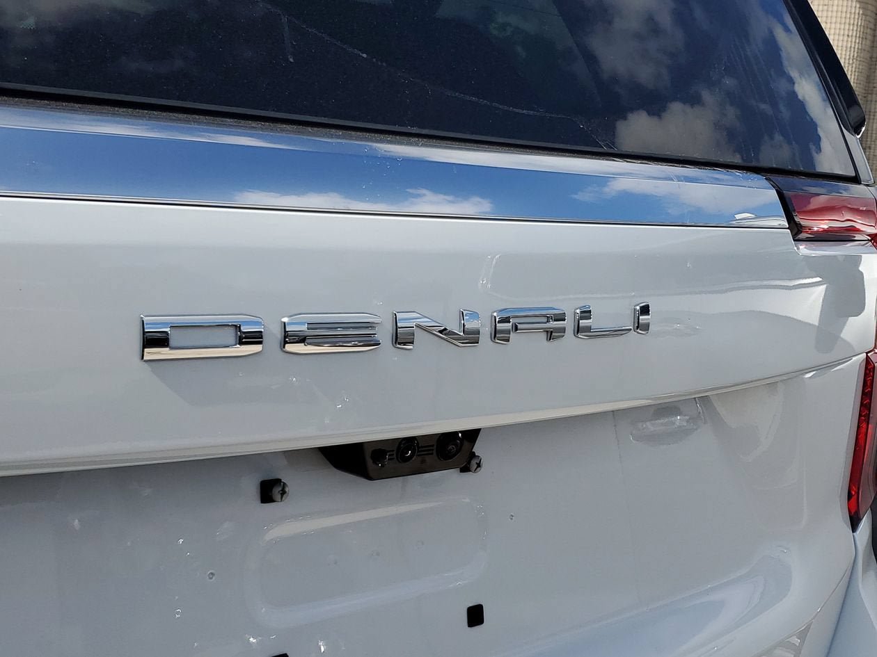 New 2026 GMC Yukon XL Denali w/ Denali Reserve Package AWD/4WD image 9