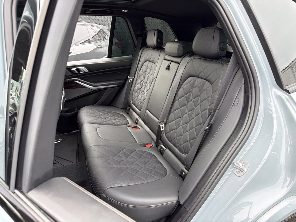 Used 2024 BMW X5 xDrive40i w/ M Sport Package AWD/4WD image 27