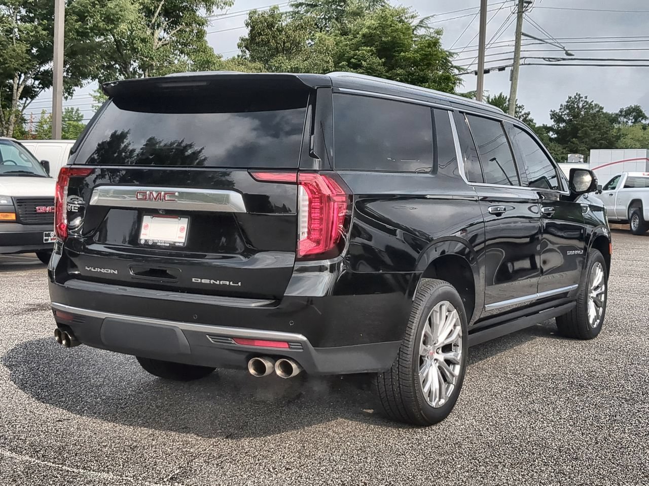 Used 2022 GMC Yukon XL Denali AWD/4WD image 8