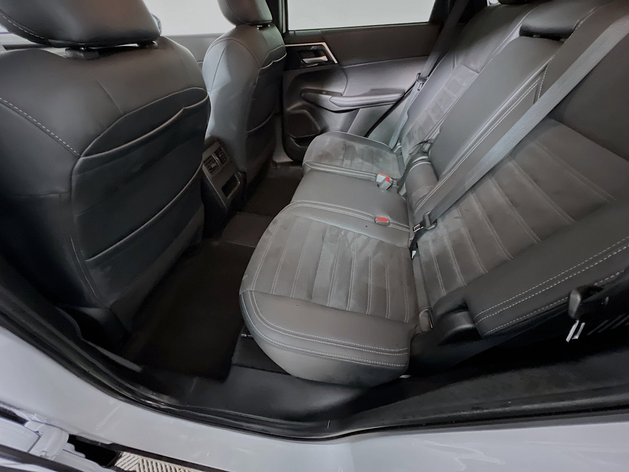 Used 2023 Mitsubishi Outlander Ralliart AWD/4WD image 29