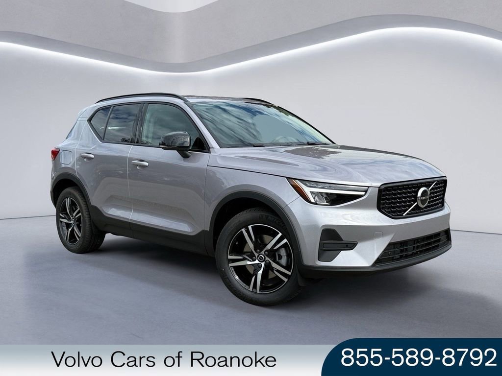 New 2026 Volvo XC40 B5 Core w/ Climate Package image 1