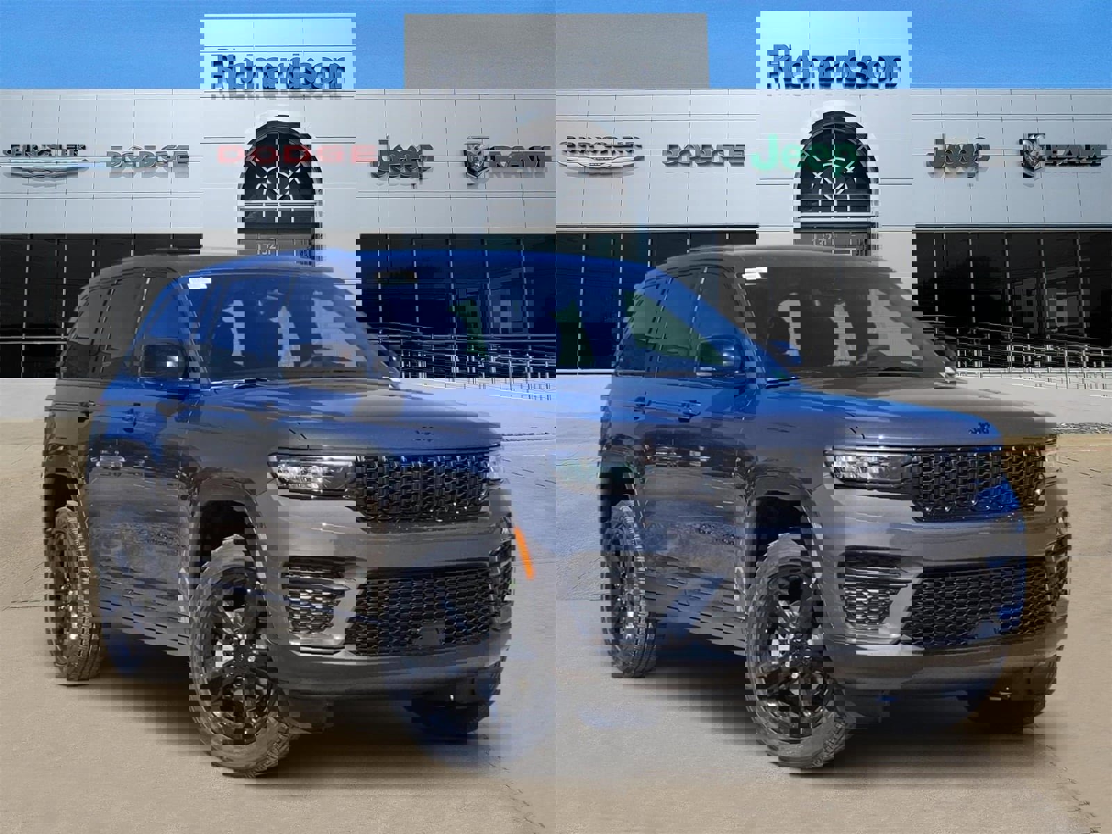 New 2025 Jeep Grand Cherokee Altitude