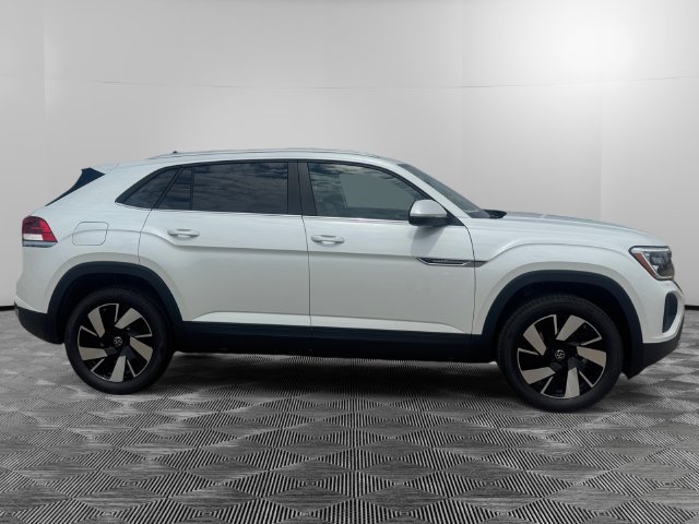New 2026 Volkswagen Atlas Cross Sport SE FWD image 6