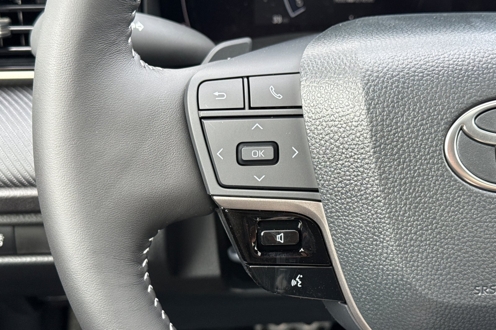 New 2026 Toyota Camry SE w/ Multimedia Upgrade Package FWD image 28
