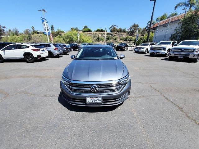 Used 2024 Volkswagen Jetta SE FWD image 3