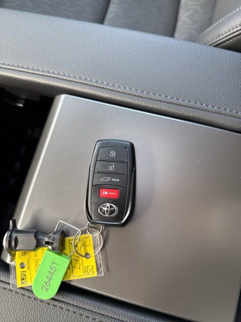 Used 2025 Toyota Sequoia Platinum image 34