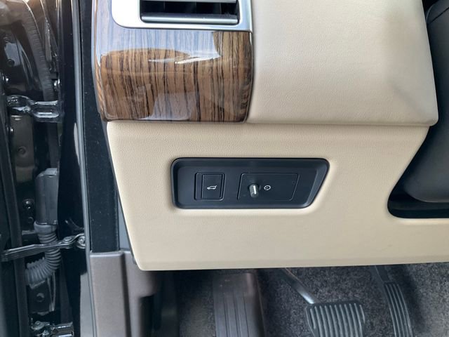 Used 2019 Land Rover Range Rover Supercharged AWD/4WD image 9