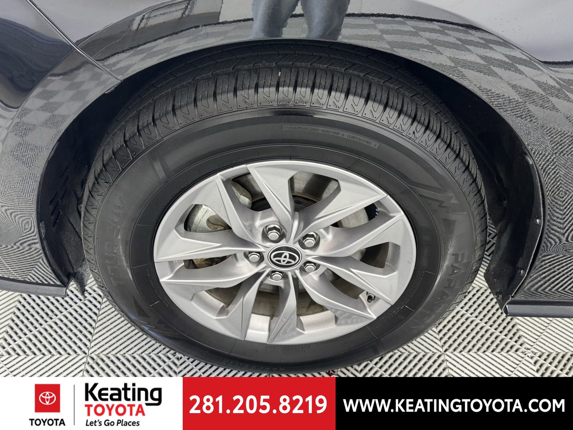 Certified 2024 Toyota Sienna XLE image 33