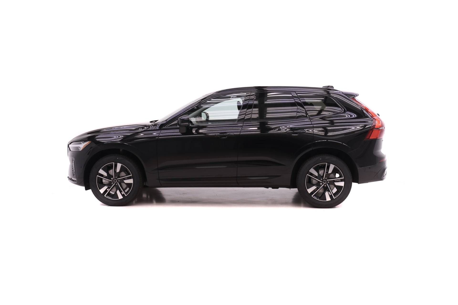 New 2026 Volvo XC60 B5 Plus w/ Protection Package Premier AWD/4WD image 3