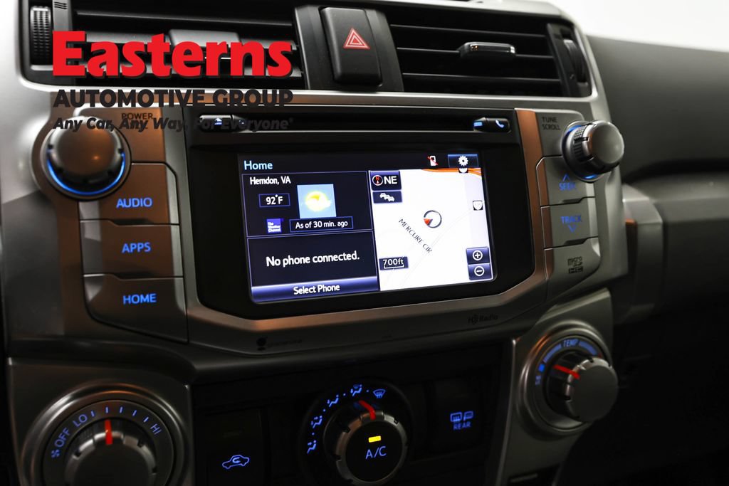 Used 2015 Toyota 4Runner SR5 AWD/4WD image 18
