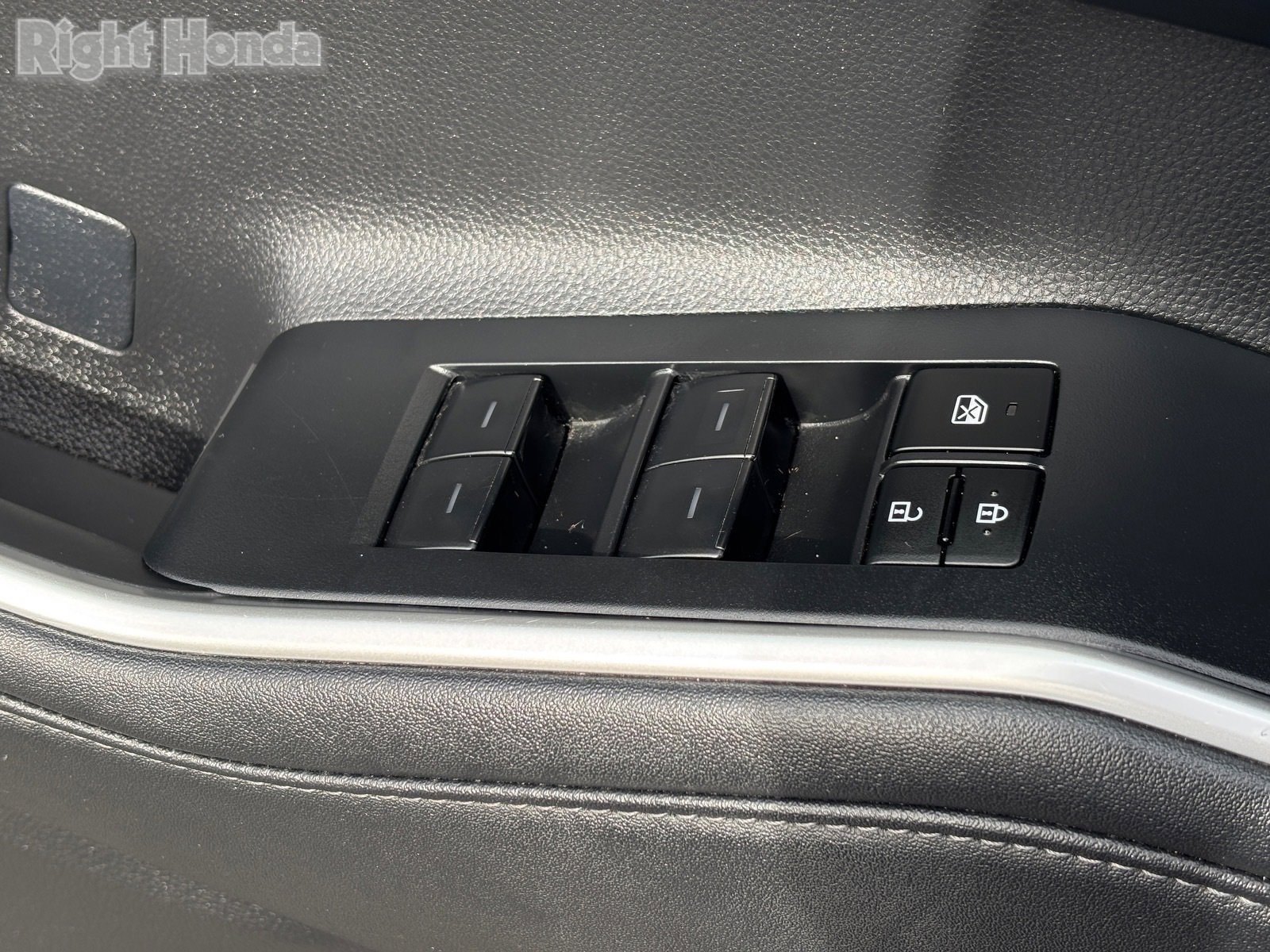 Used 2024 Toyota Highlander XLE image 13