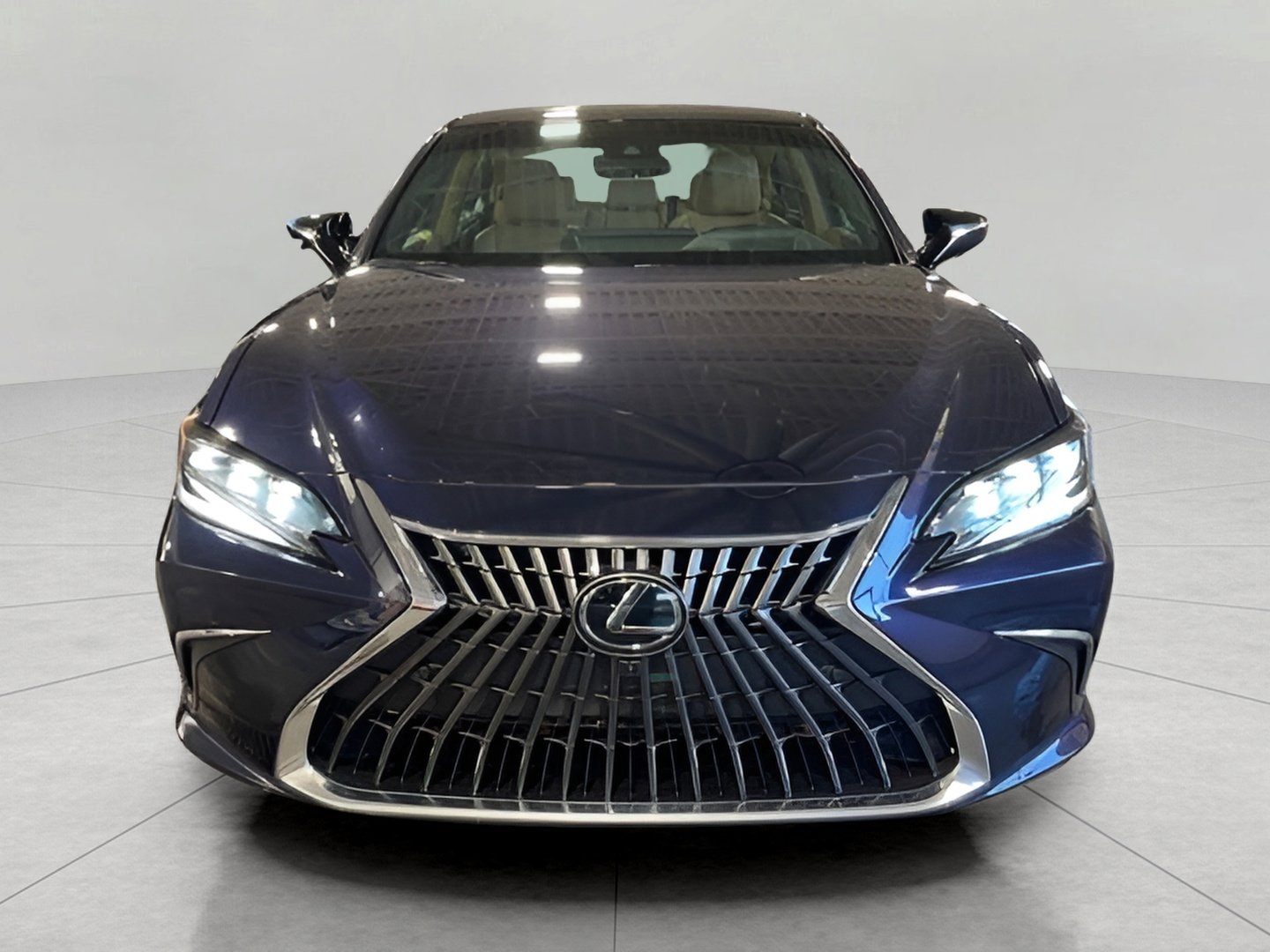 Used 2024 Lexus ES 350 Ultra Luxury w/ Accessory Package (Z1) image 2
