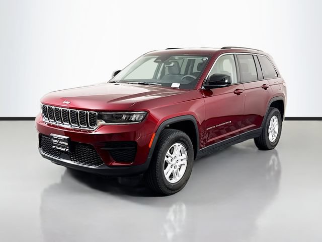 Used 2023 Jeep Grand Cherokee Laredo AWD/4WD image 3