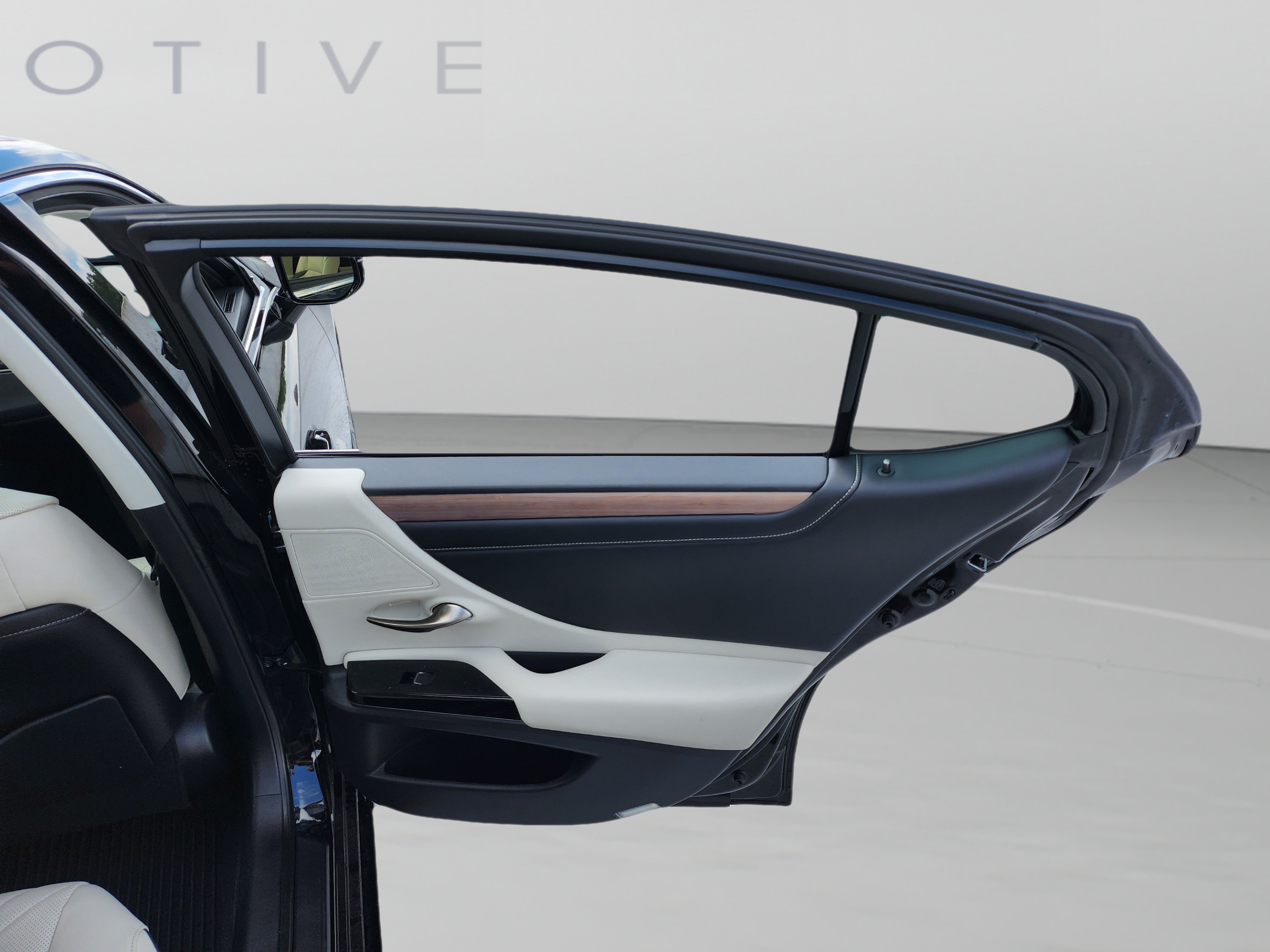 Certified 2024 Lexus ES 350 w/ Technology Package FWD image 22