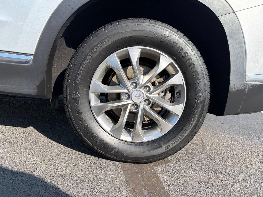 Used 2020 Hyundai Santa Fe SE FWD image 33