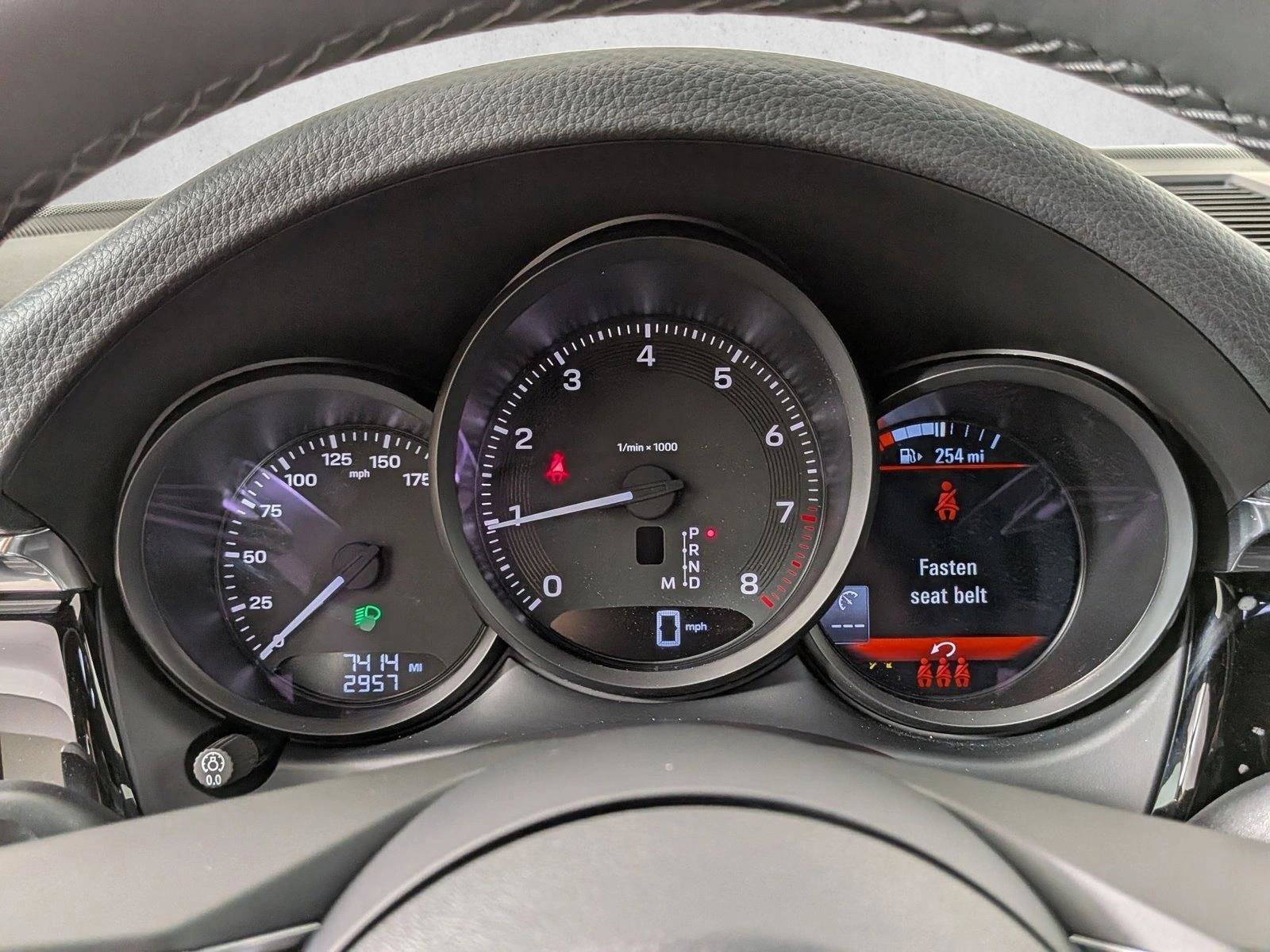 Certified 2025 Porsche Macan Turbo AWD/4WD image 24