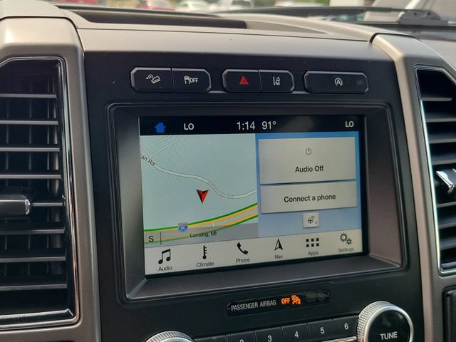Used 2018 Ford Expedition XLT w/ Equipment Group 202A AWD/4WD image 17