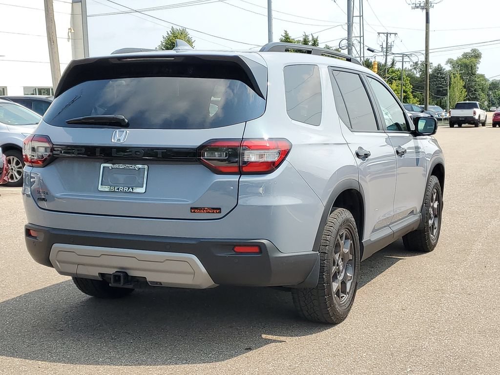 Certified 2025 Honda Pilot TrailSport image 3