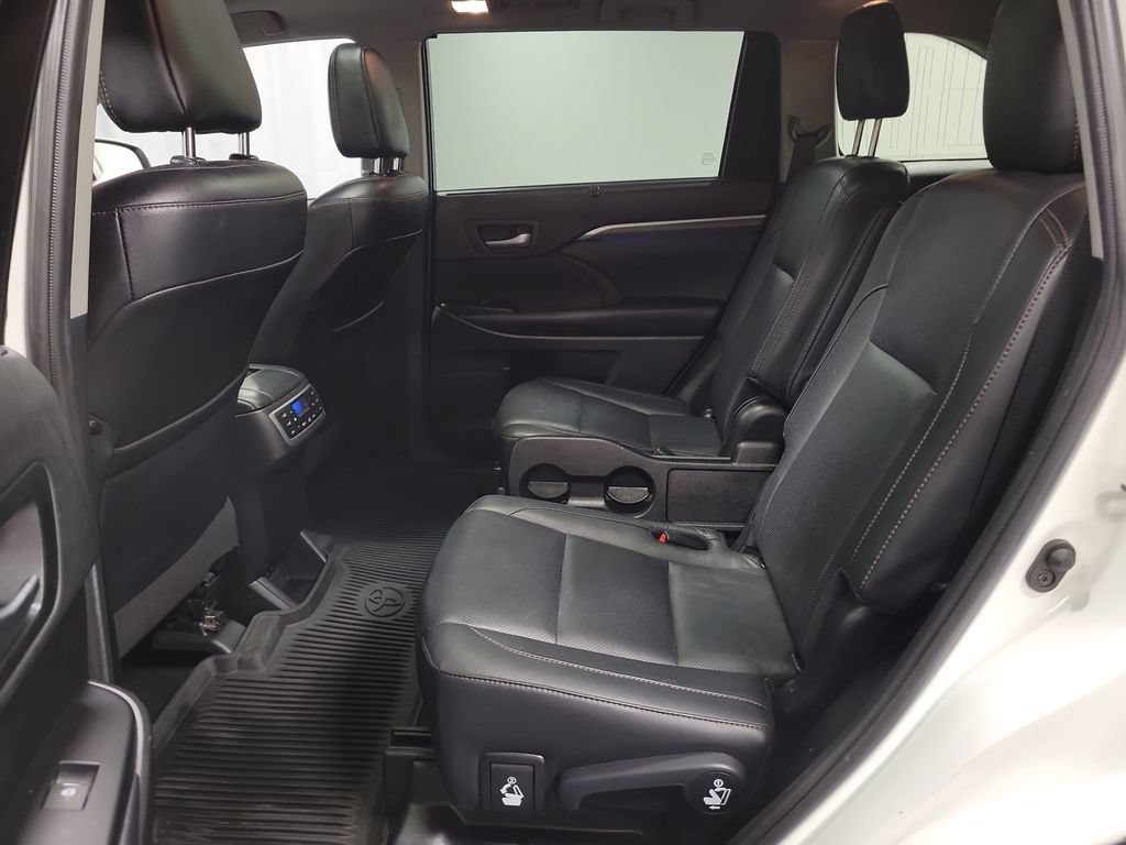 Used 2019 Toyota Highlander Limited Platinum AWD/4WD image 24