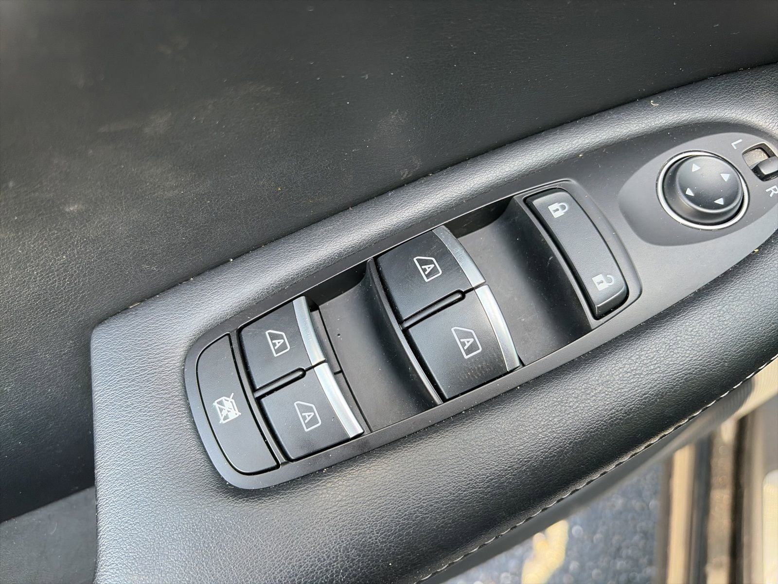 Used 2023 INFINITI QX50 Pure image 13