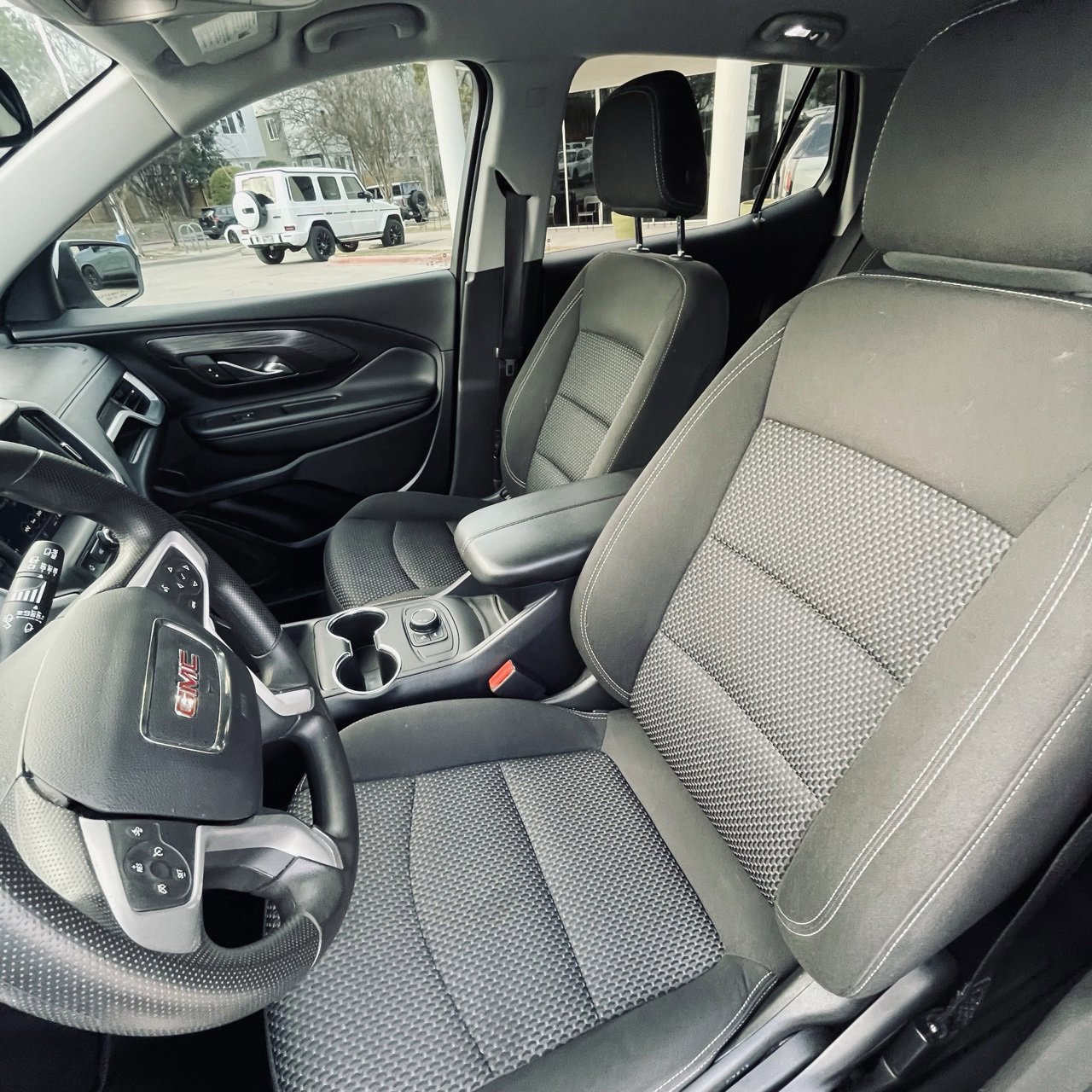 Used 2024 GMC Terrain SLE image 21