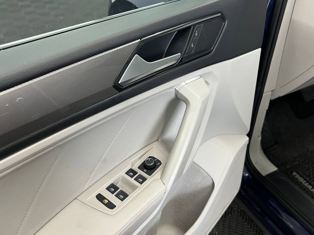 Used 2022 Volkswagen Tiguan SE image 11