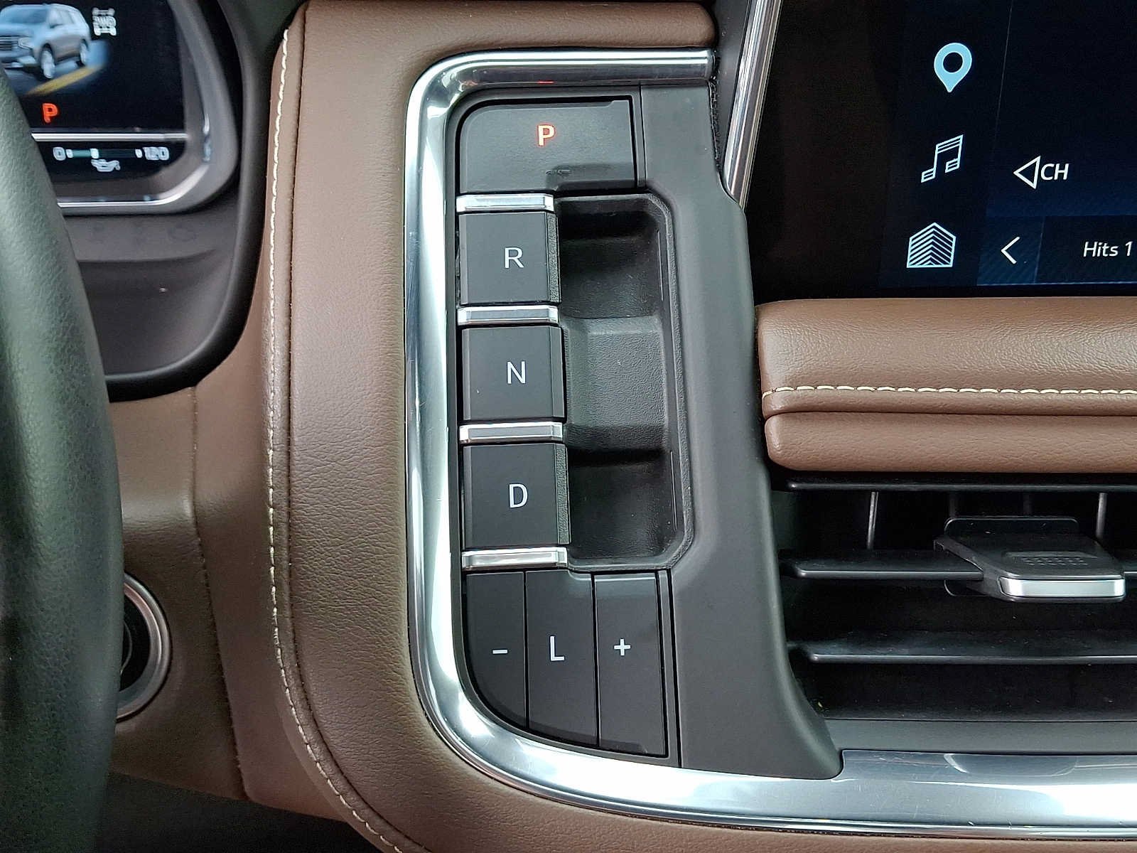 Used 2023 Chevrolet Suburban High Country w/ LPO, Illumination Package AWD/4WD image 16