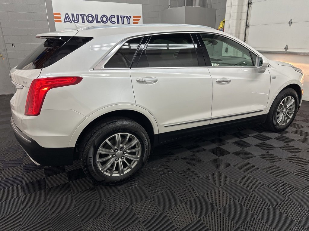 Used 2017 Cadillac XT5 Luxury w/ Driver Awareness Package image 11