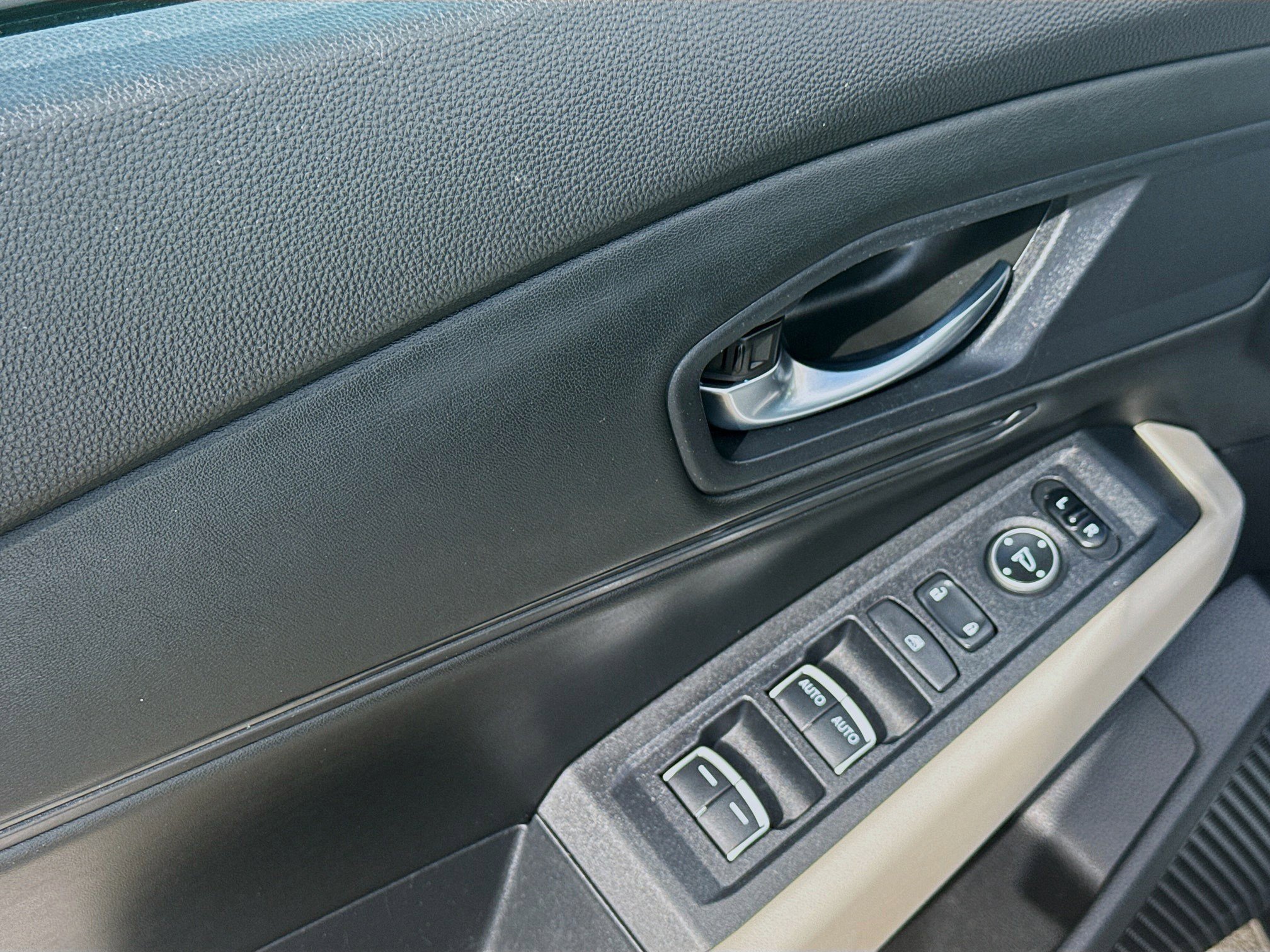 Used 2023 Honda Accord EX image 17