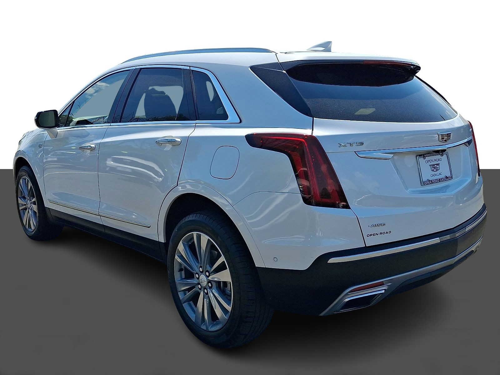 Used 2024 Cadillac XT5 Premium Luxury w/ Technology Package AWD/4WD image 4