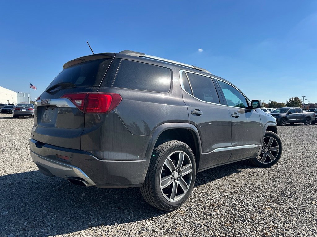 Used 2017 GMC Acadia Denali w/ Technology Package FWD image 11