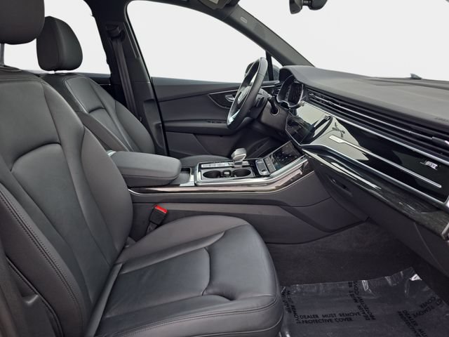 Used 2021 Audi Q7 3.0T Premium Plus w/ Premium Plus Package AWD/4WD image 12