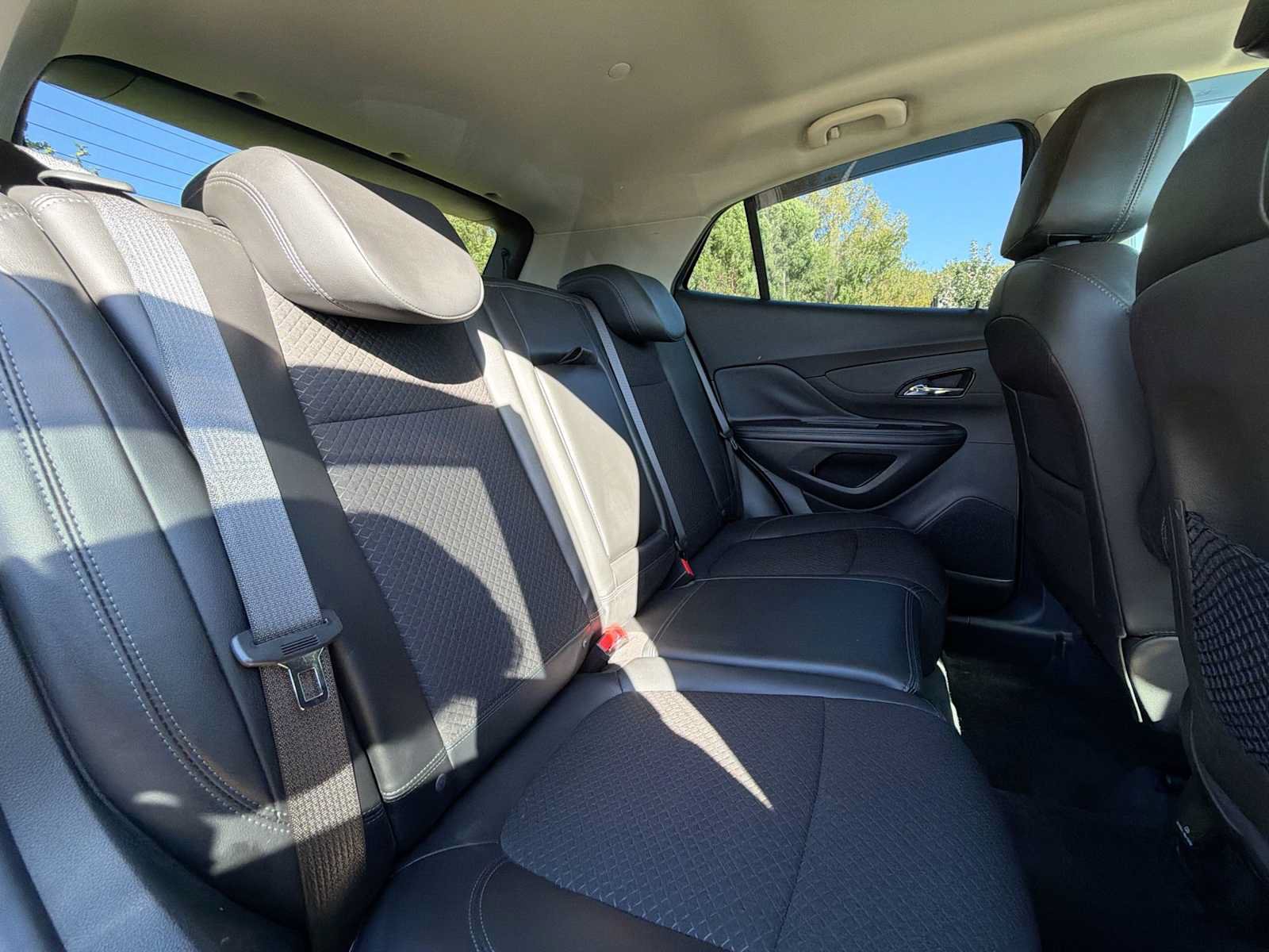 Used 2019 Buick Encore Sport Touring w/ Safety Package FWD image 17