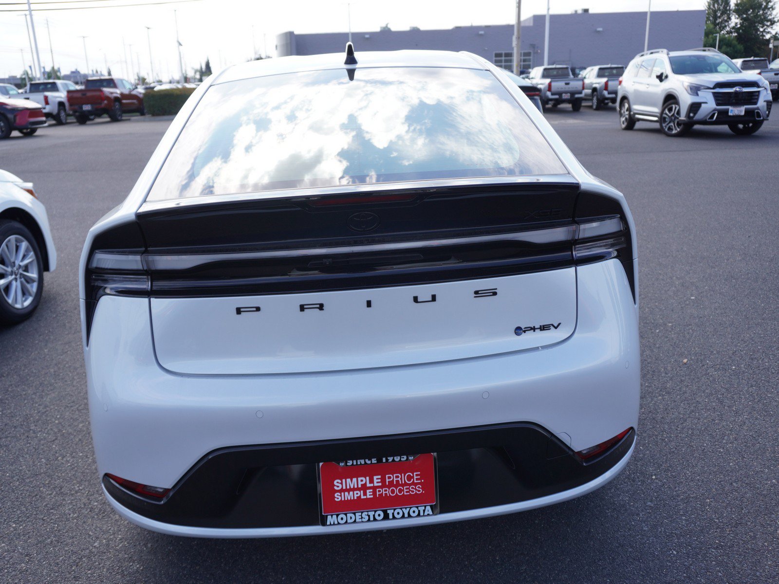 New 2026 Toyota Prius Plug-In Hybrid FWD image 8