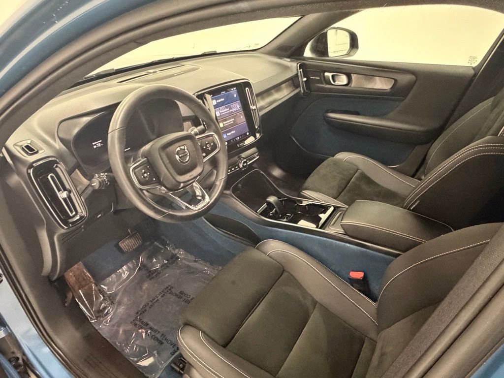Used 2023 Volvo C40 P8 Recharge Ultimate image 7